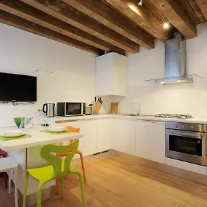 The Lion's House Apt1 Venice