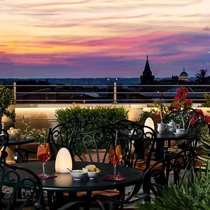 https://marcella-royal-hotel.it-romehotels.com